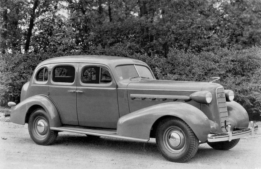  LaSalle Touring Sedan (36-5019) 1936 года  (фото 1 из 2)